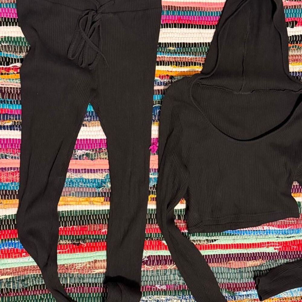 Women's Black Ribbed Knit Set - Picture 7 of 8